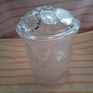 TELEFLORA FROSTED Satin glass Vase with 3D Raised Cherubs with Bows & Arrows